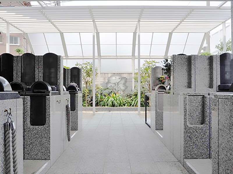 川口元郷聖地　こもれびを感じられる墓域