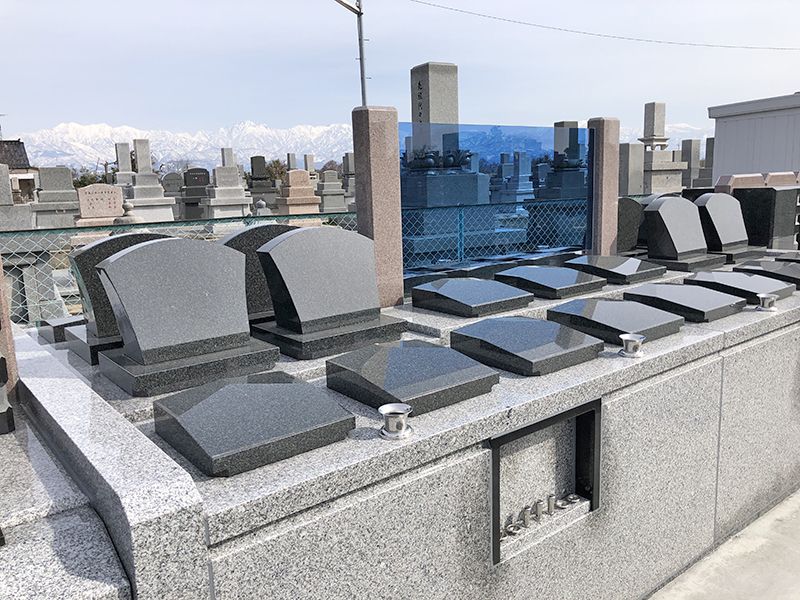 利生寺浜黒崎墓地