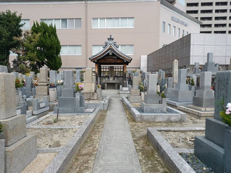 郡共同墓地
