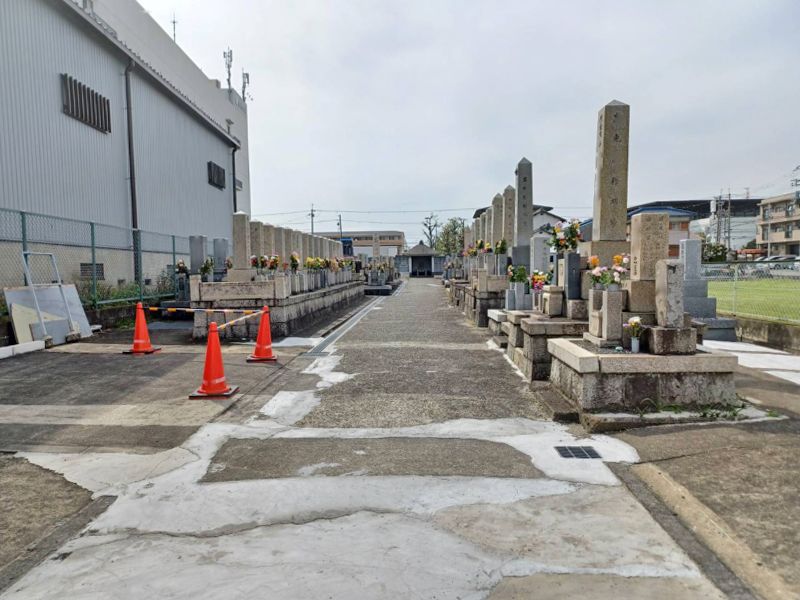 芝生共同墓地