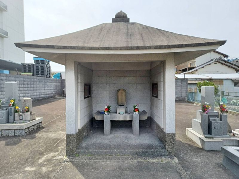 芝生共同墓地