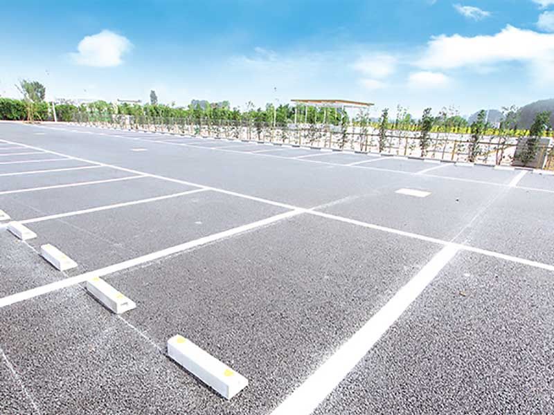 大宮霊園 第二期　広々とした駐車場