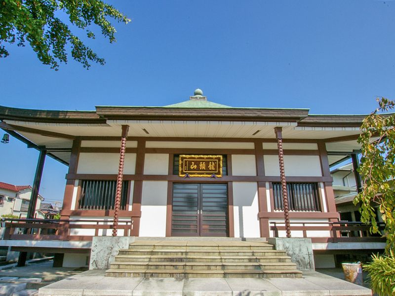 本堂正面の外観