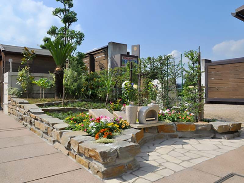 鴻巣霊園　花と木に囲まれた樹木葬エリア