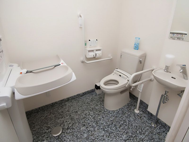 川口元郷聖地　車椅子対応トイレ