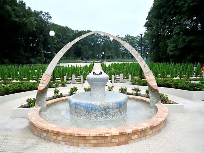 フォレスト所沢　来園者を迎える象徴的な噴水