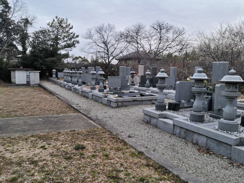 栄東墓地