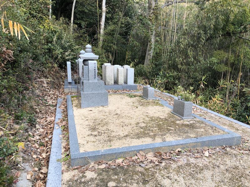 玉野市営 田井野々浜奥墓地