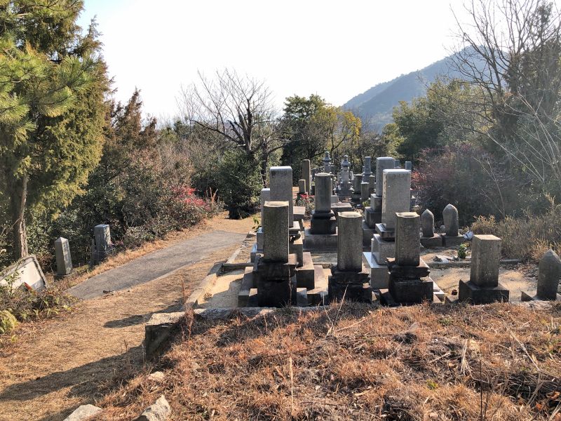 玉野市営 和田天皇田墓地