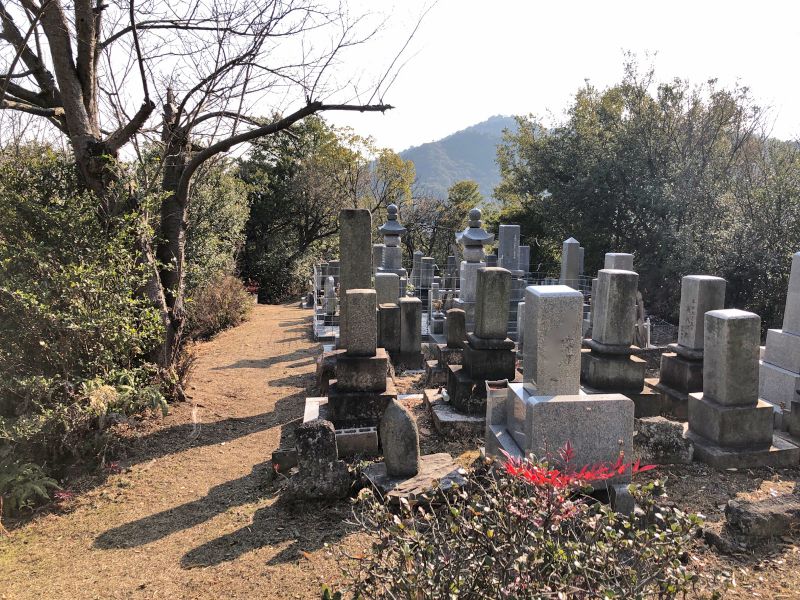 玉野市営 和田天皇田墓地