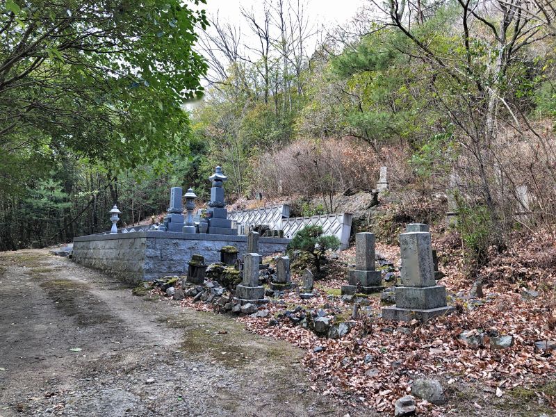 玉野市営 用吉松尾墓地