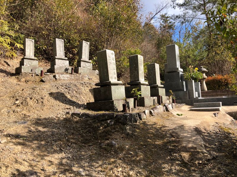 玉野市営 用吉小屋谷墓地