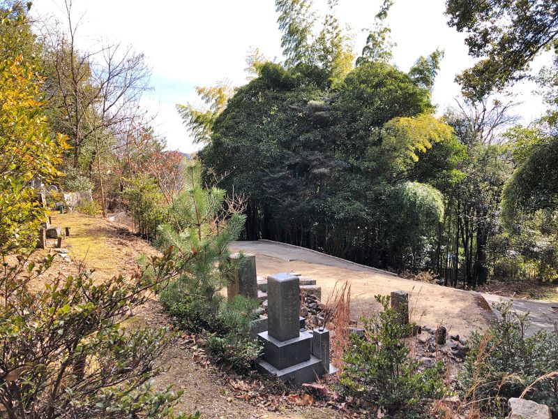 玉野市営 用吉小屋谷墓地