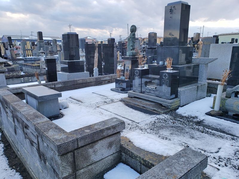 蛇田上中埣墓地