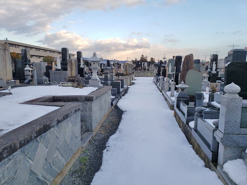 蛇田上中埣墓地