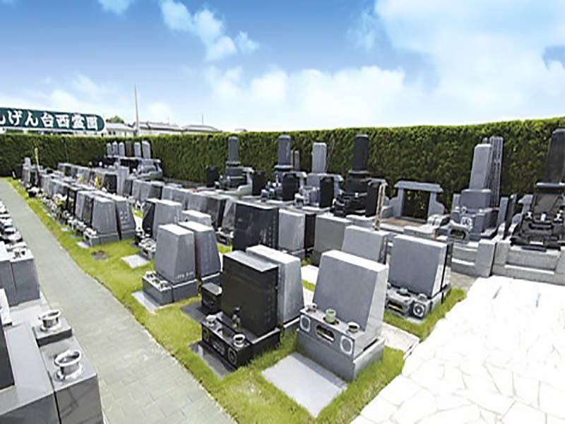 せんげん台西霊園　和型・洋型の墓石が建立