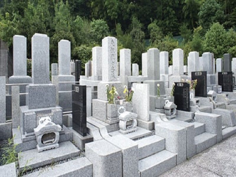 横浜港南台霊園　和型の墓石