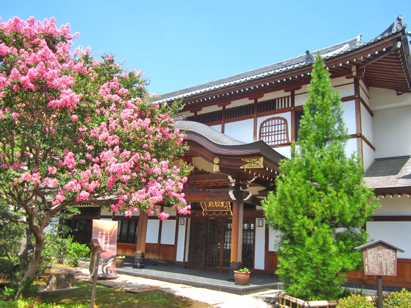 阿弥陀堂は光松殿（客殿）内にございます。