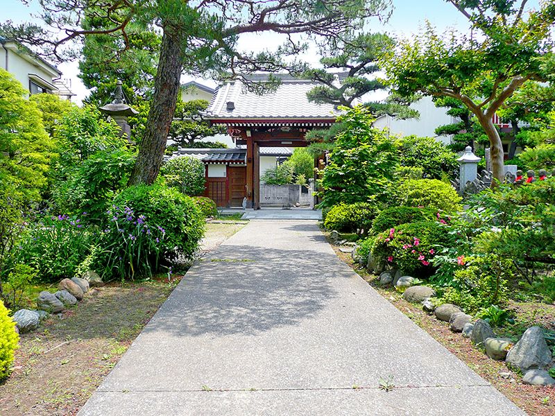 円照寺墓苑