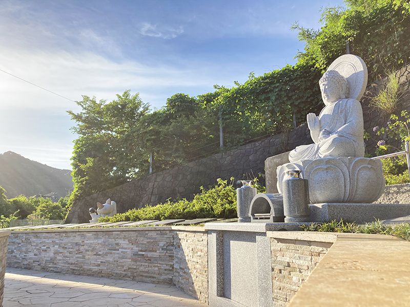 岡部るりやま墓苑