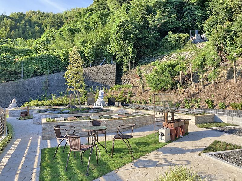 岡部るりやま墓苑