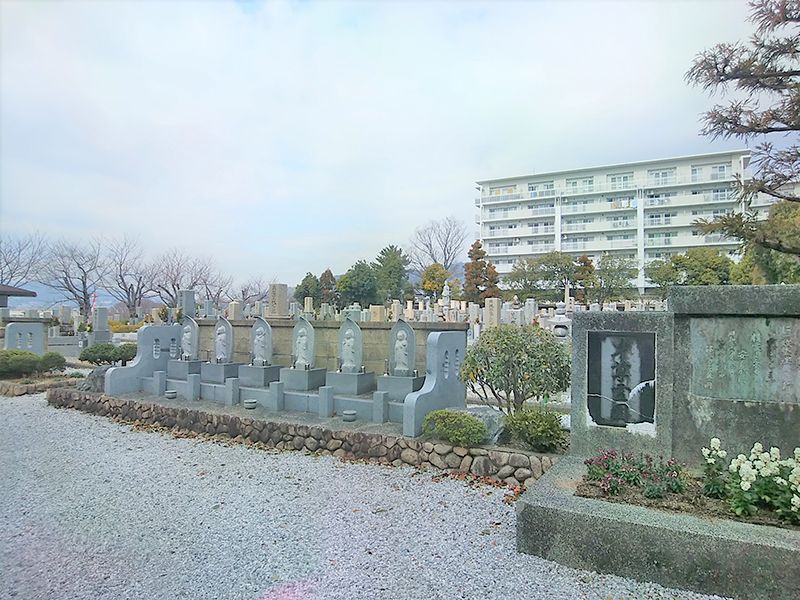 池田市才尊霊園