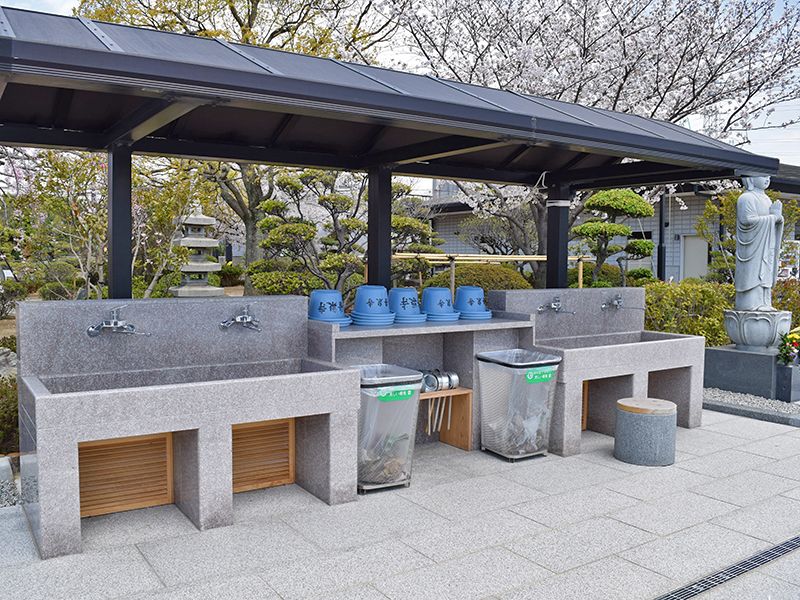 お湯の出る水汲み場