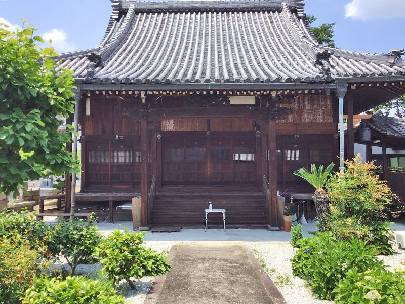 正覚寺境内墓地