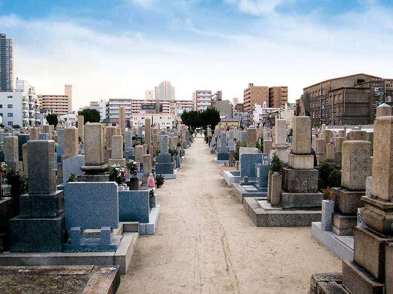 大阪市設 北霊園　明るく開放的な園内