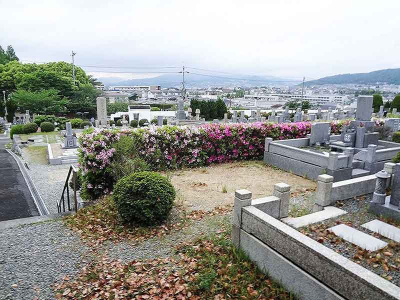箕面市立霊園　風通しがよい墓地