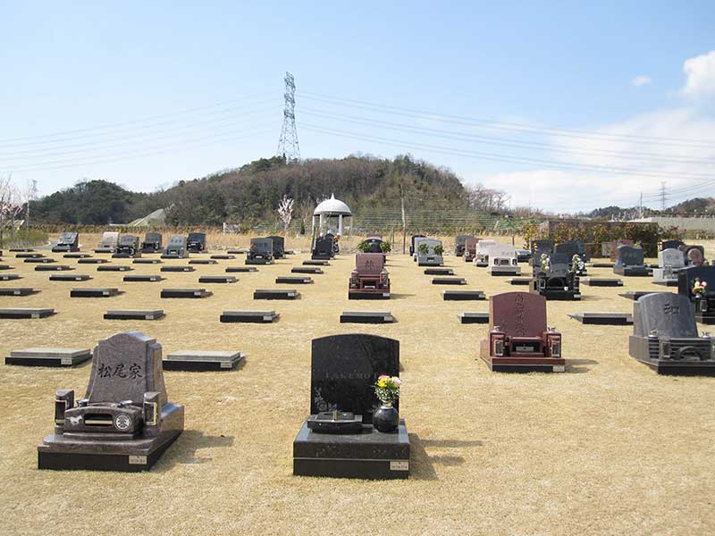 飯盛霊園　芝生墓所