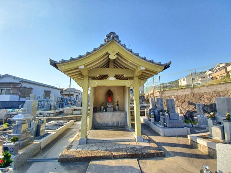 上六桜井共同墓地