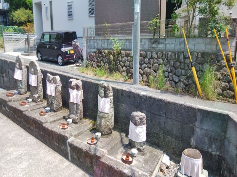 東秦共同墓地