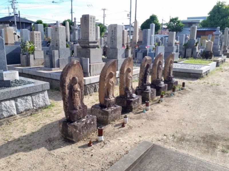 稲葉共同墓地