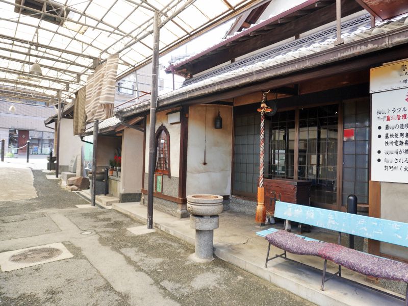 阿坂墓地