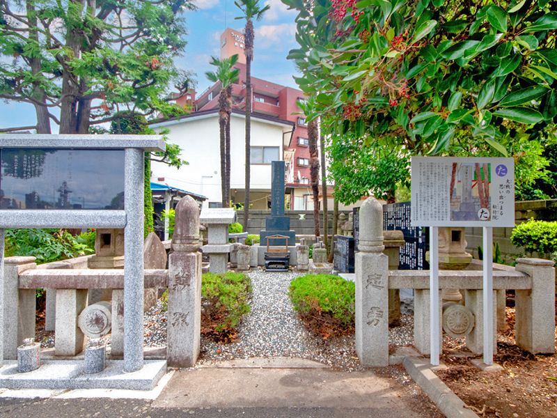 鳥居のある境内入口