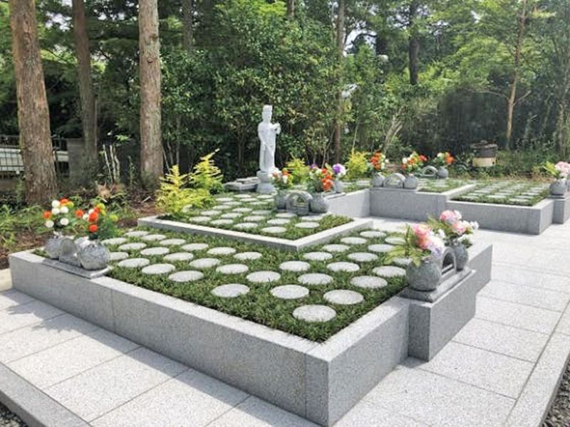 箱根庭園型樹木葬墓地