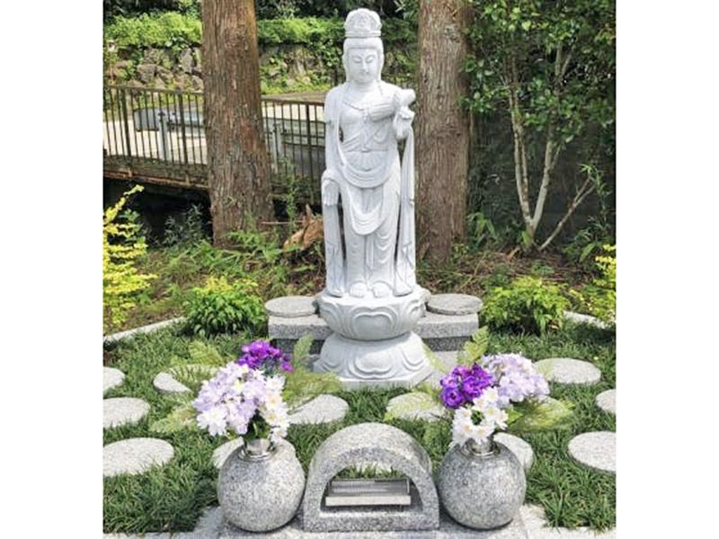 箱根庭園型樹木葬墓地