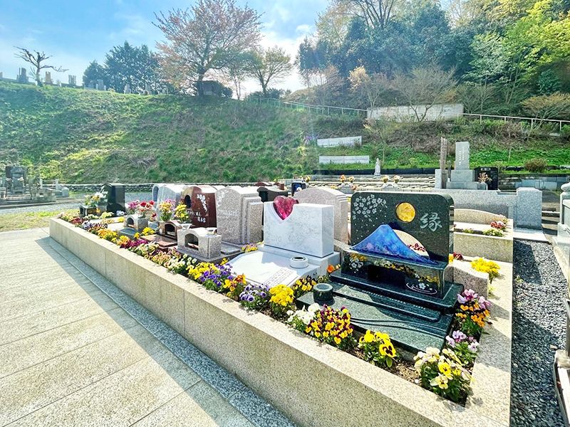 八王子高尾「光とガラスの花壇墓地」花ごころ