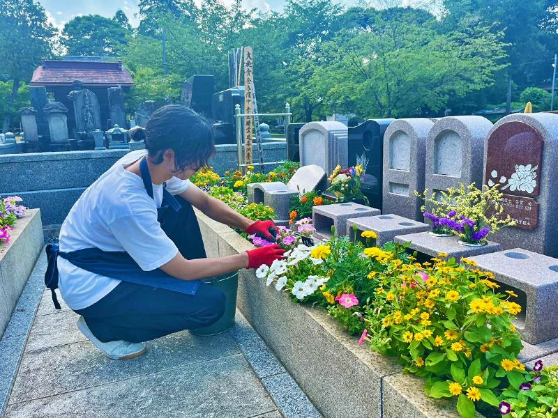 八王子高尾「光とガラスの花壇墓地」花ごころ