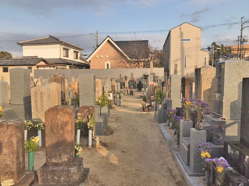 伊勢田墓地