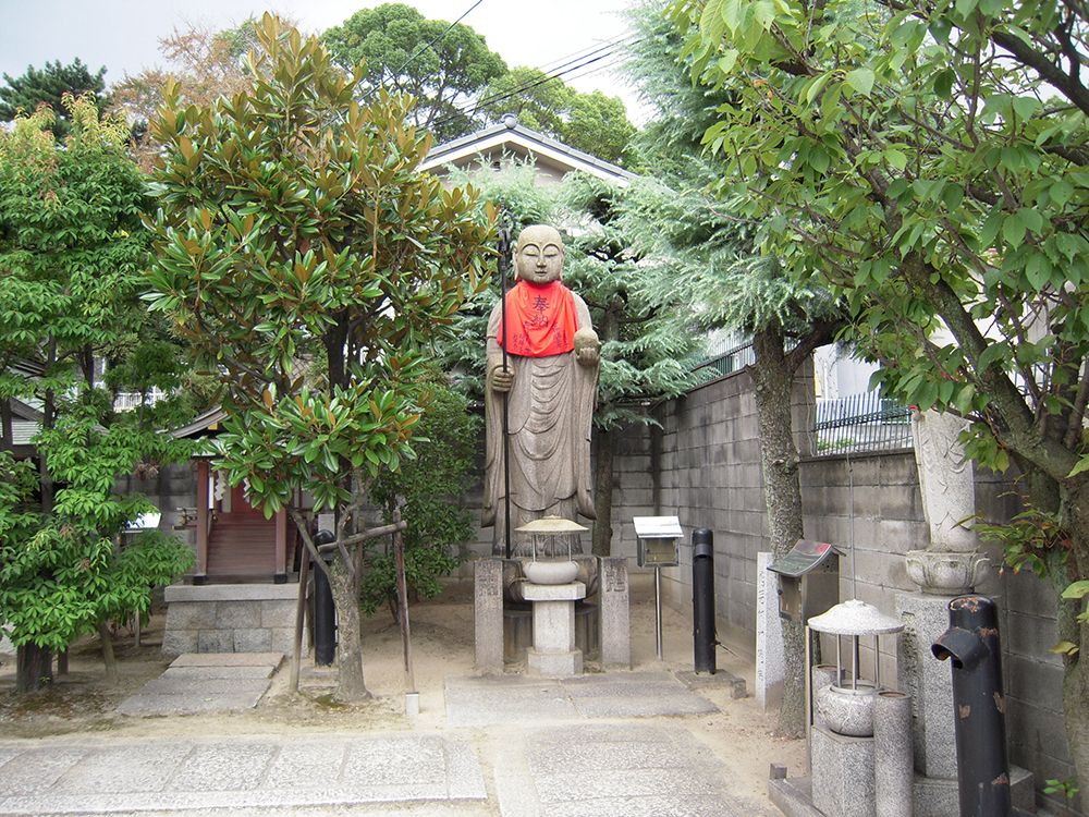 良運院墓地