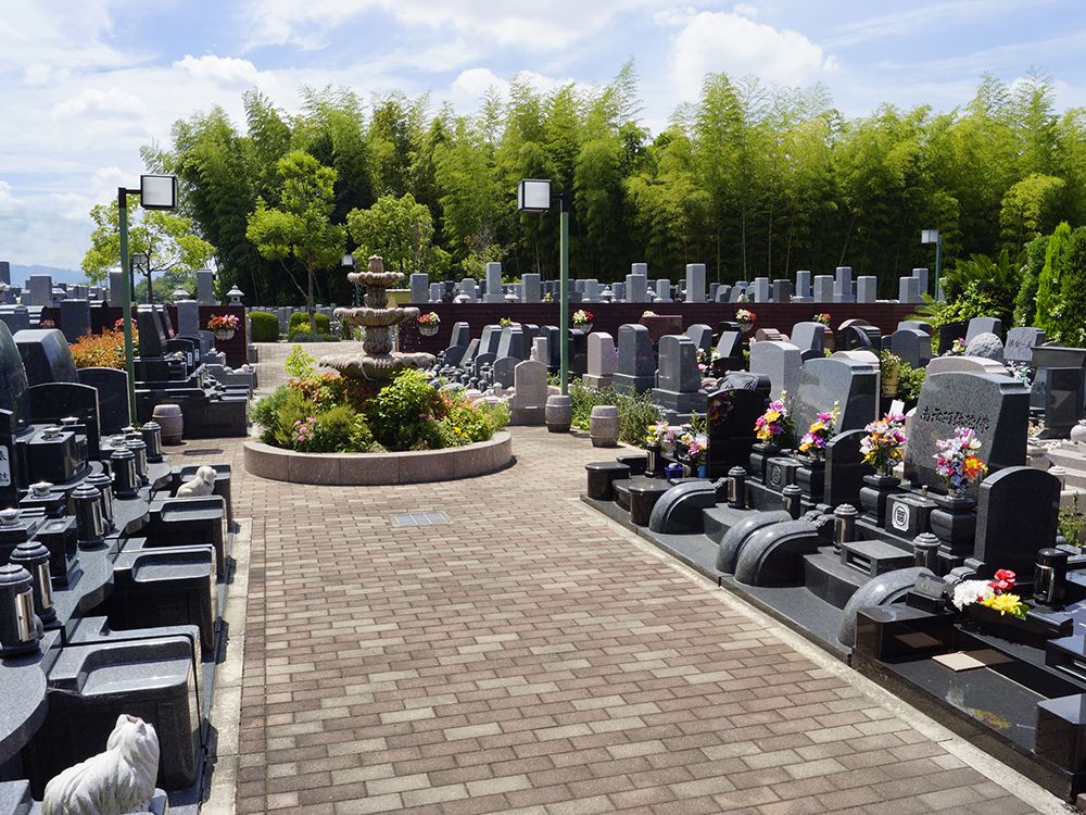 美原ロイヤルメモリアルパーク　参道にある噴水