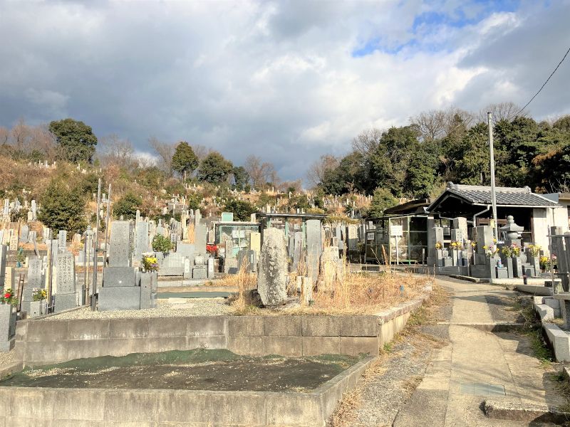 堅田墓地