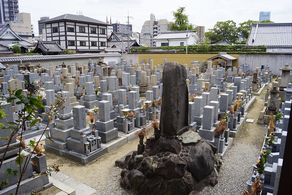 銀山寺墓地　墓地内風景