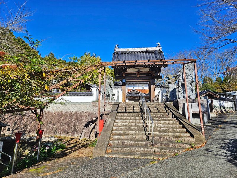 真休寺 のうこつぼ