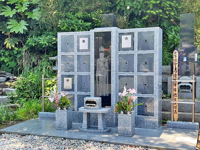 釣月寺 のうこつぼ