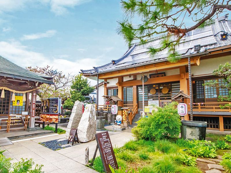 庭先の建物外観