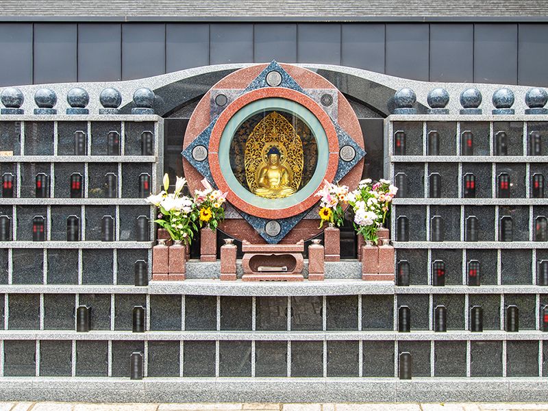 円形装飾の納骨壇