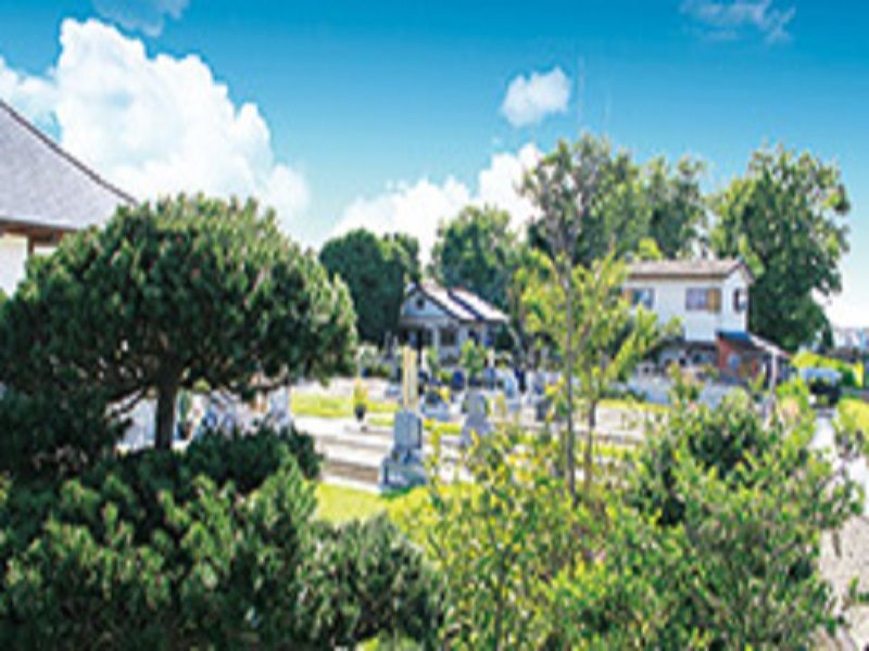 熊谷ひばりの森霊園　木々が溢れる霊園内